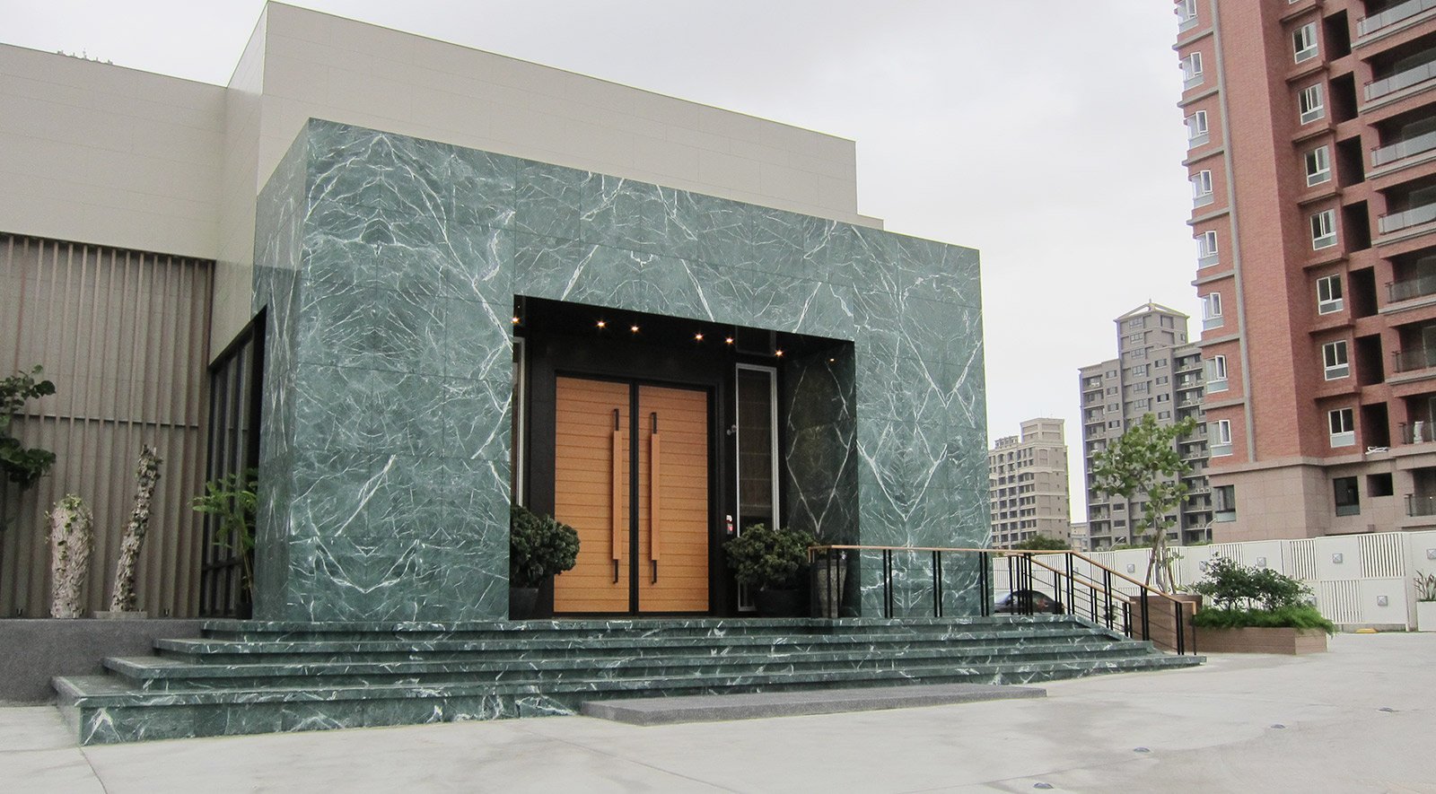 Exquisite Stone Craftsmanship · Timeless Elegance